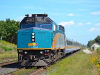 VIA 73 pulls up for its stop at the Woodstock VIA Station
