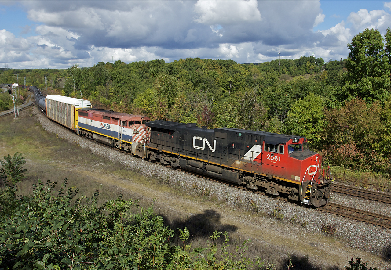 CN 2564 and BC Rail 4604 lead CN 382 eastbound on the Dundas Sub, just moments before diverging onto the Oakville Sub.