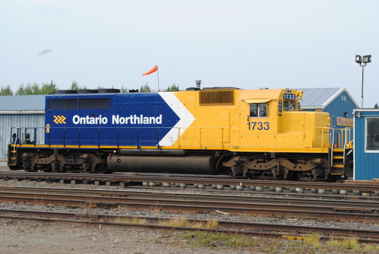 Arrow paint scheme as seen on SD40-2 at the engine terminal, Englehart ON