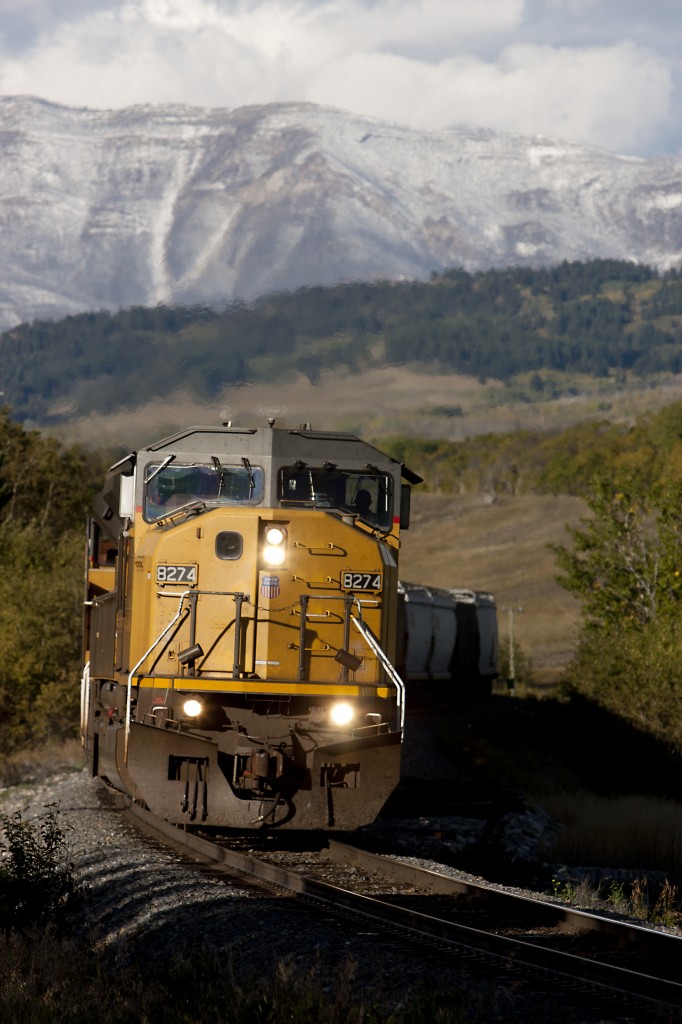 Union Pacific 8274 leads an eastbound Canadian Pacific freight