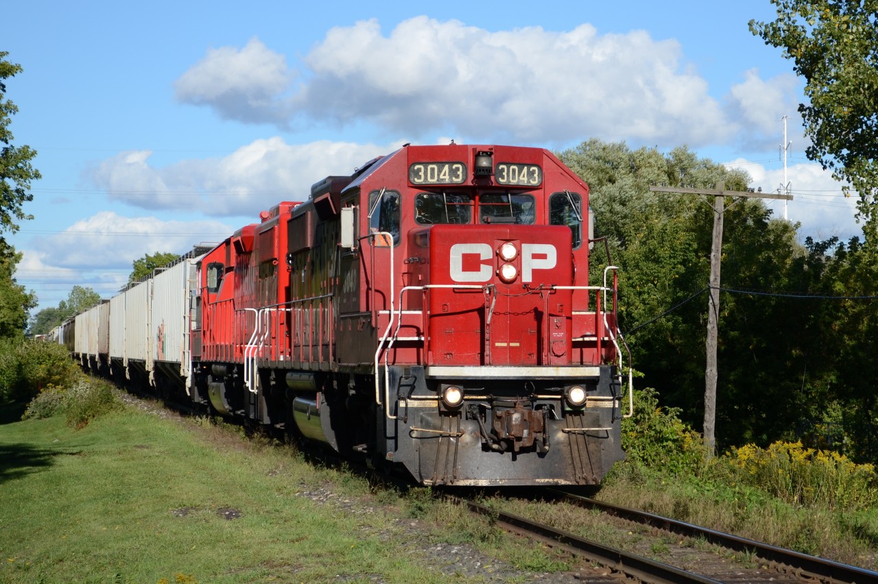 CP 3043 & CP 3057 head back into London and are about to cross over Buck Diamond (GEXR & CP Diamond), and call it a night...