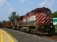 CN 908 led by BCOL 4642 rolls through Georgetown bound for Mac Yard