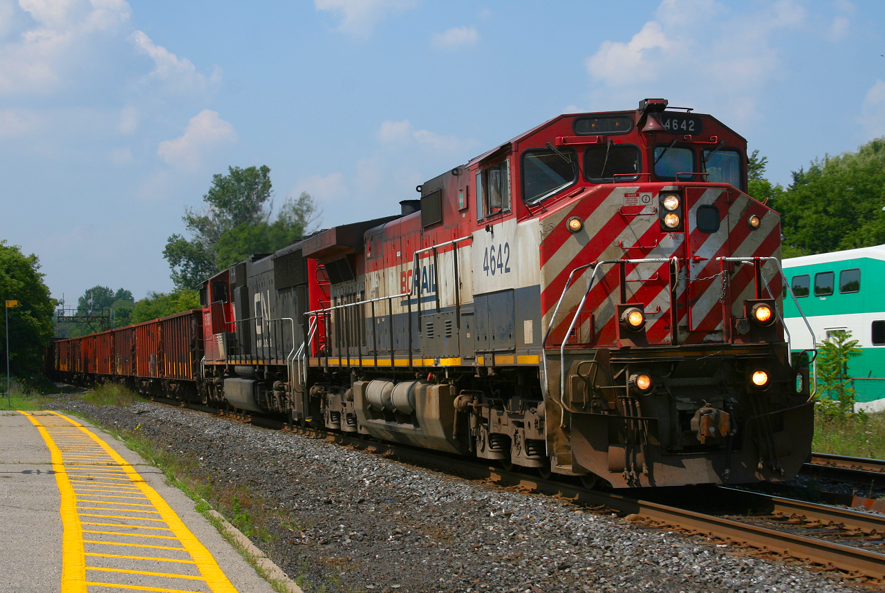 CN 908 led by BCOL 4642 rolls through Georgetown bound for Mac Yard