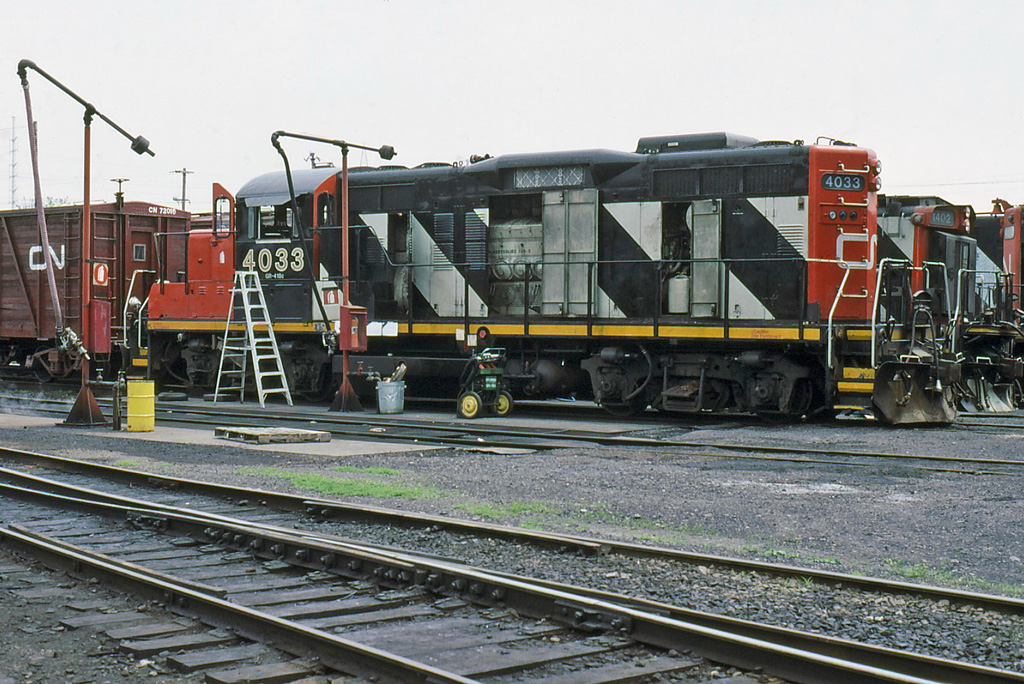 CN 4033 being tested after a repair,she was rebuilt from GP-9 4457 in 1984.