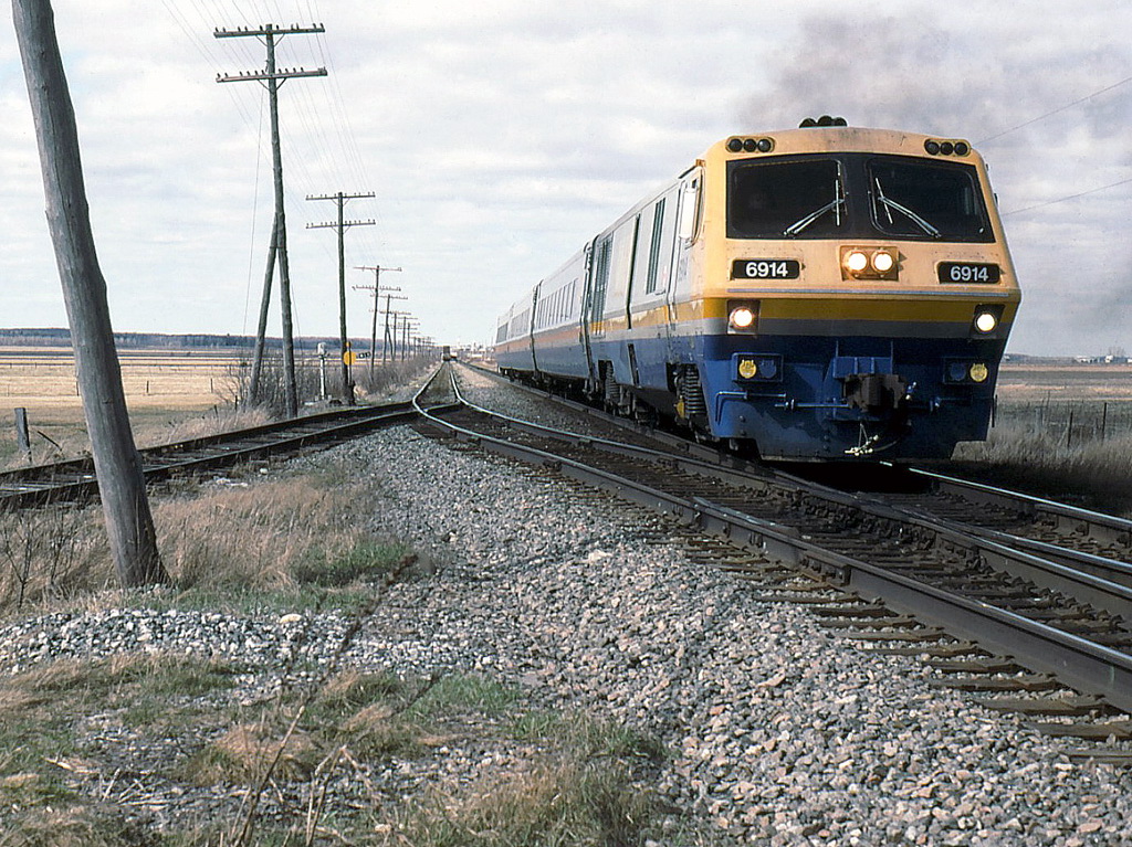 VIA 25 at speed with 12 more minutes to Drummond.