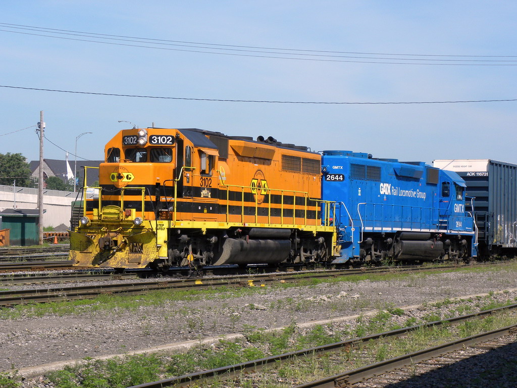 QG westbound arrives before the old CP station from Qc.