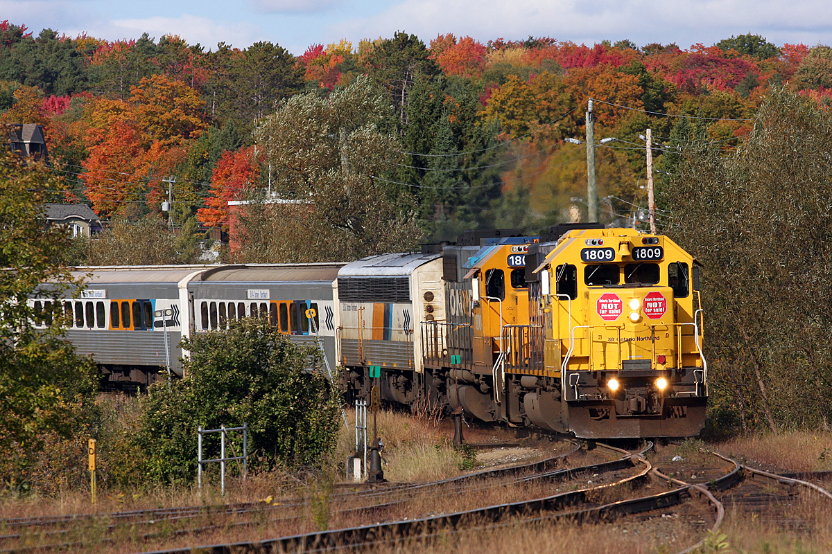A scene that may never be repeated; ON 1809 pulls the last scheduled southbound Northlander in to Huntsville Station where a huge crowd of supporters turned out to bid it farewell and several (ourselves included) to board it for one final ride.