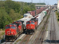 CN 2623 leading 385 overtakes CN 2523 leading 421 at Aldershot.