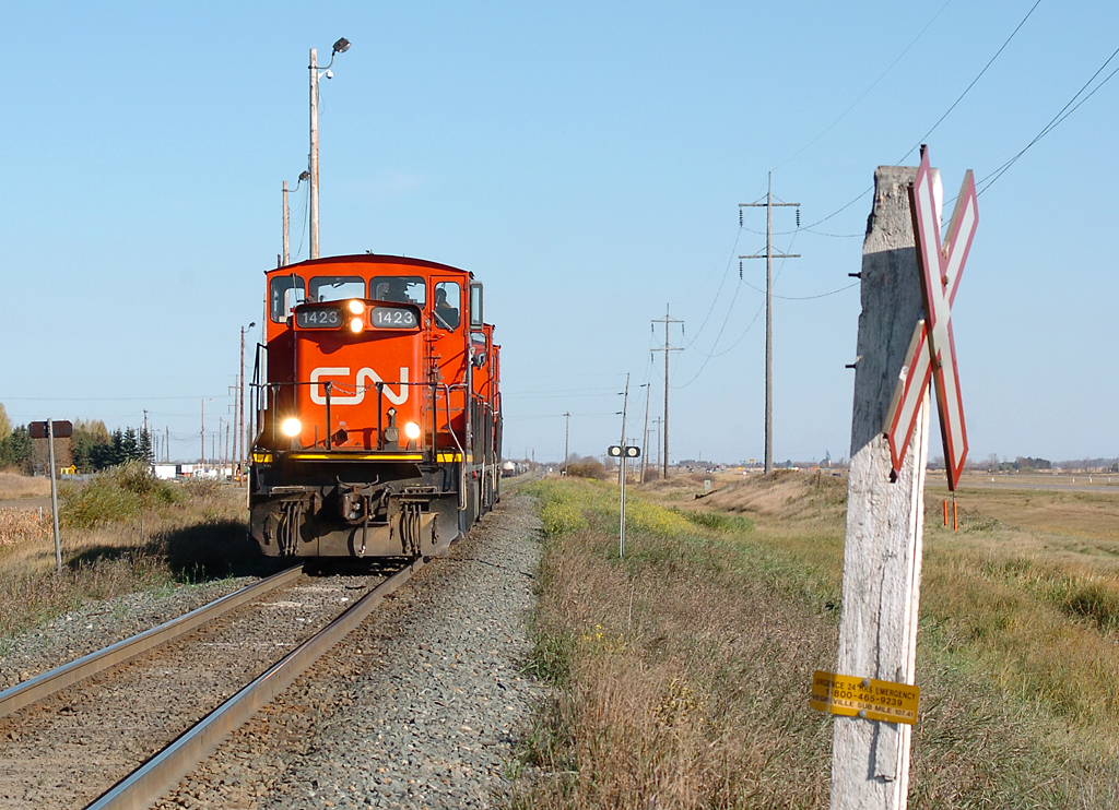 As is still common, a set of three GMD1u units works CN Scotford Yard on the Vegreville Sub.