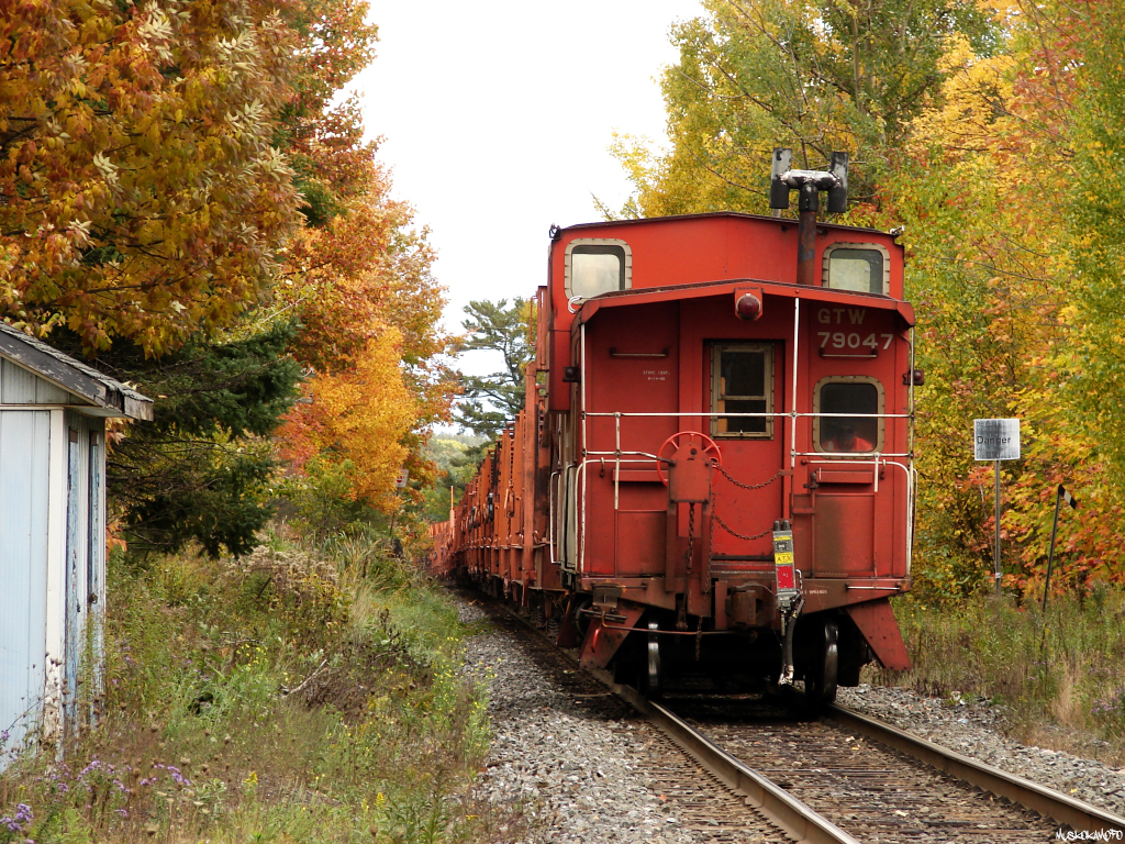 GTW 79047 taking up the tail end of CN 908 between North Parry and South Parry. After 2 drops here, they'll make 2 more drops on the North side of Forest st. on the South side of town before heading into the yard at South Parry to tie down for the day, and send the crew back to Capreol after a 5 day cycle.