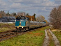 VIA 73 blasts thru Ingersoll with 6433 on the point and 6426 on the tail end.