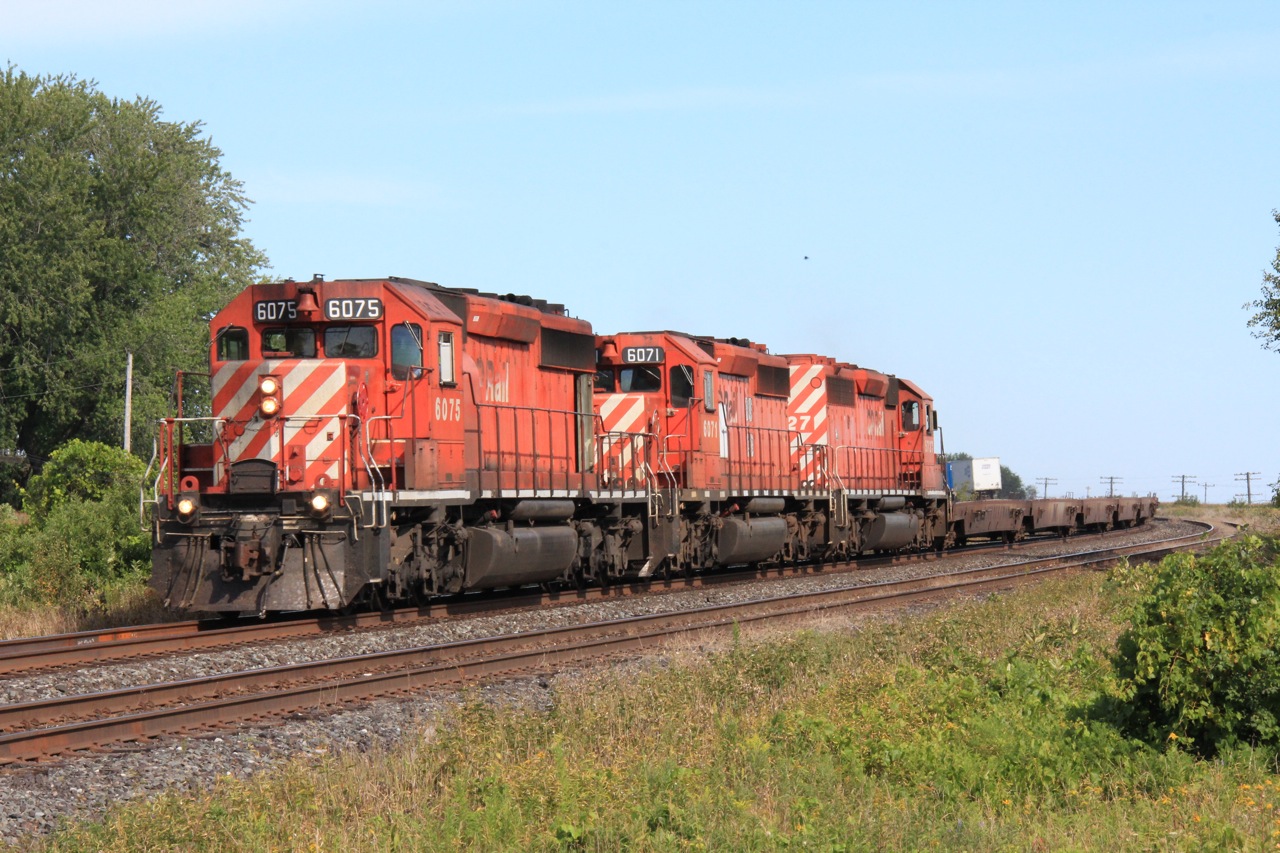 Everyone railfan's favourite train flies around the curve at every railfan's favourite location. The Expressway at Lovekin.