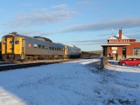 Its not called White River for nothing.... The tri weekly train for Sudbury gets underway. Meanwhile a coal train unloads at the new 300MW White River GS.... naa just fooling, stored coal empties!