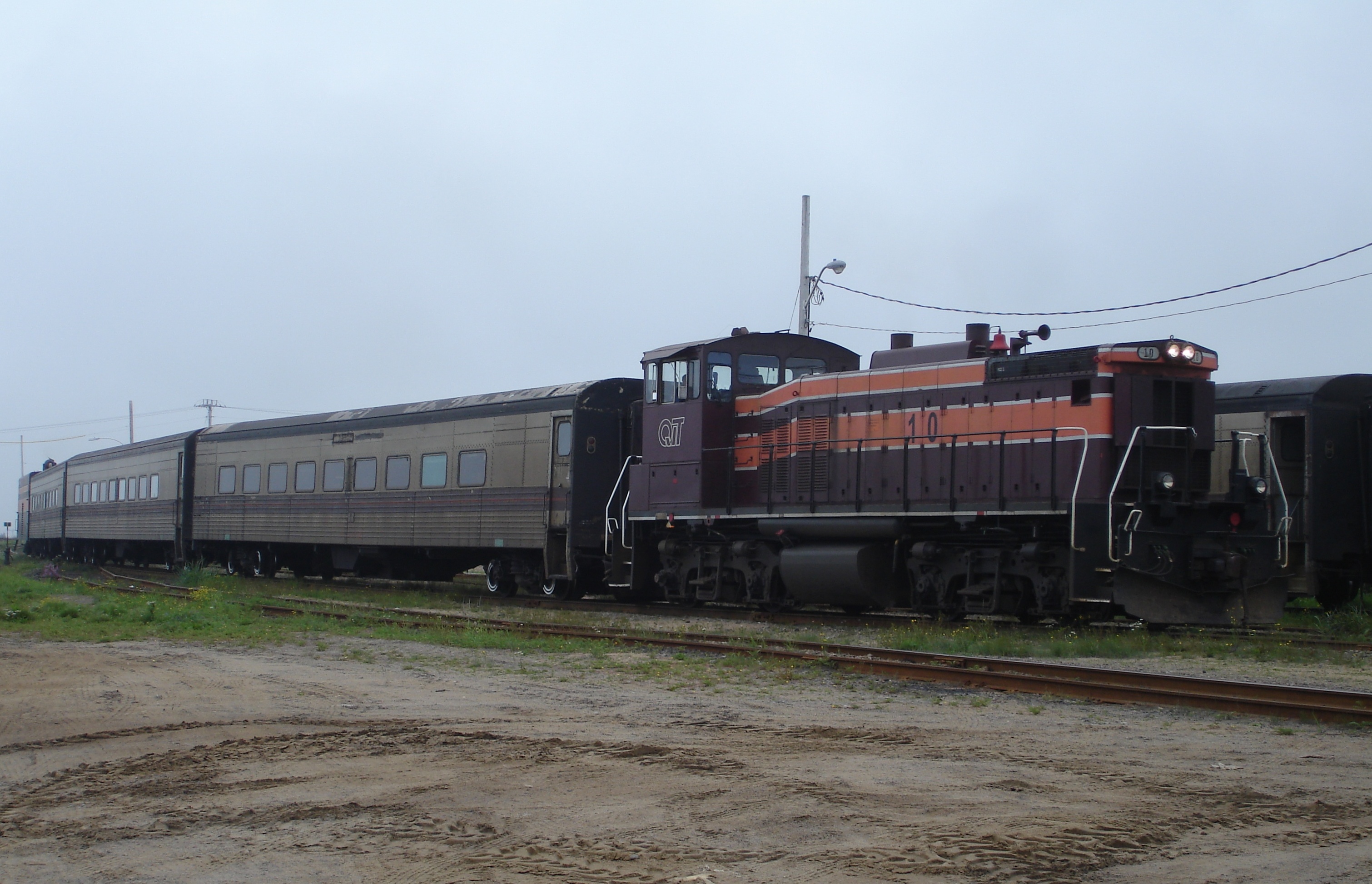 Railpictures.ca Paul O'Shell Photo QIT 10 brings a tired crew of