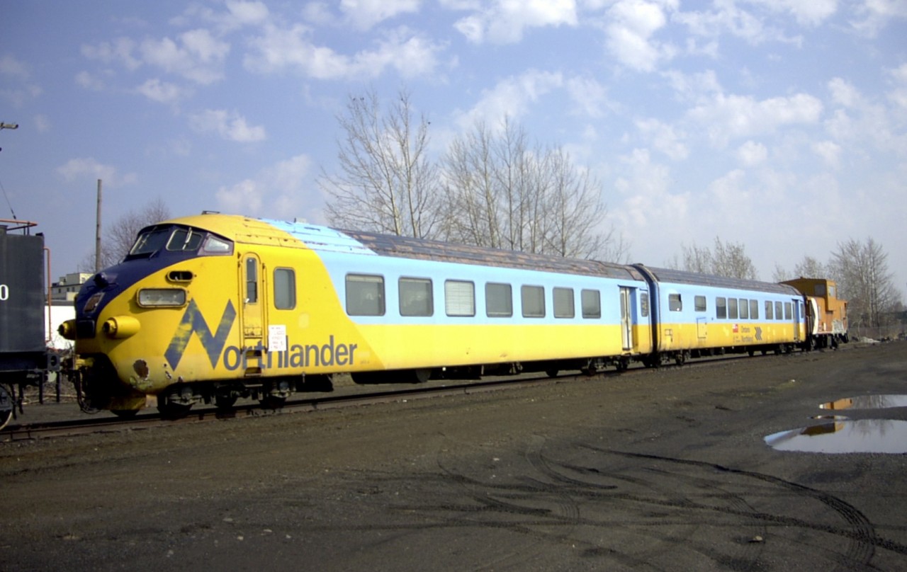 ONR's TEE train isn't picking anyone up or or going anywhere on this day.  The partial trainset sits dead on a storage track waiting its fate.