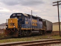 CSX 2690 pulls 12 hoppers out of the local CO-OP on a cold fall day.