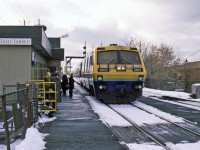 VIA 22 left Mtl at 12h15 and does its 1st stop 12 minutes later.