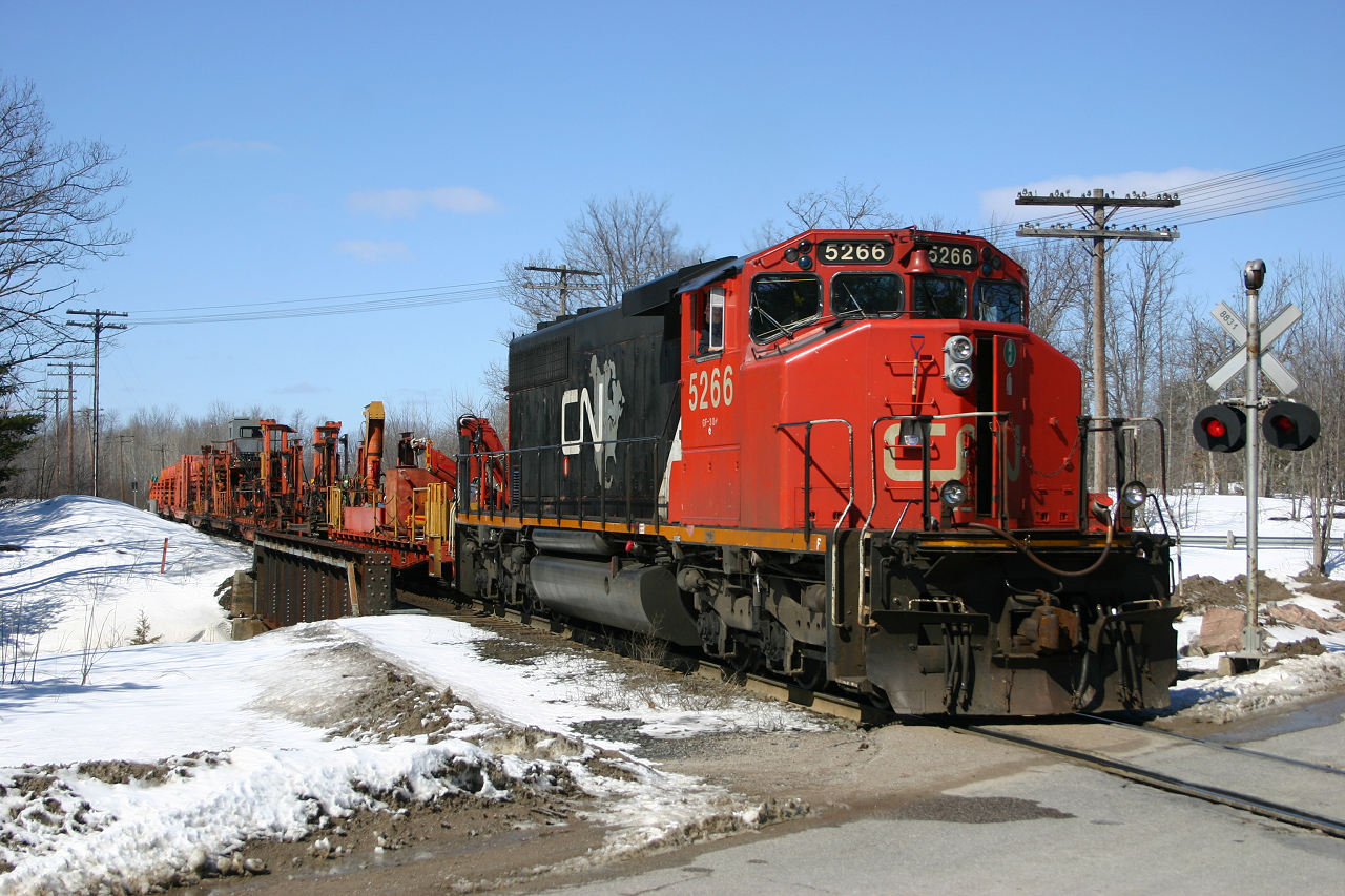 CN 5266 shoves W908 north towards Washago to meet 102 after meeting The Canadian and the Northlander at Smail.