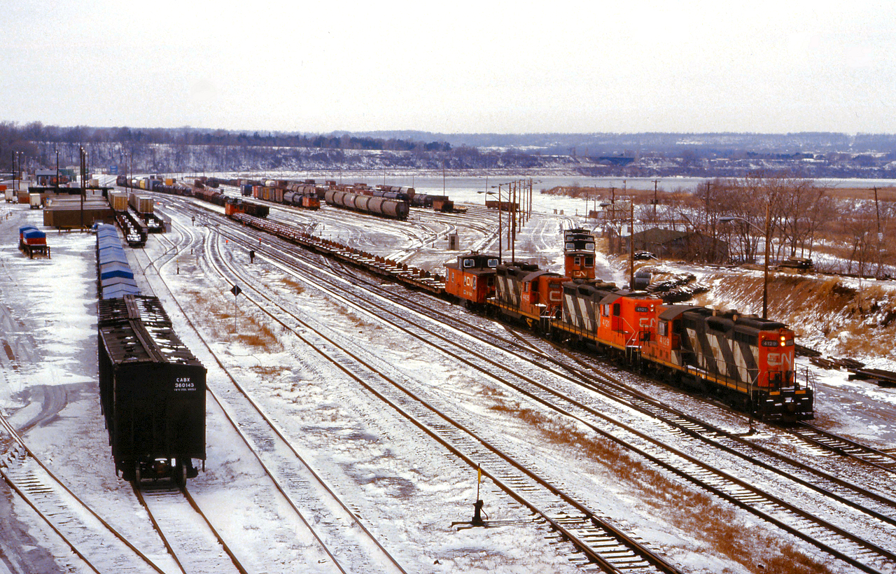 CN 725 the Nanticoke Steel Train departs Stuart Street Yard with CN 4129, CN 4121 and CN 4425 providing the power.
