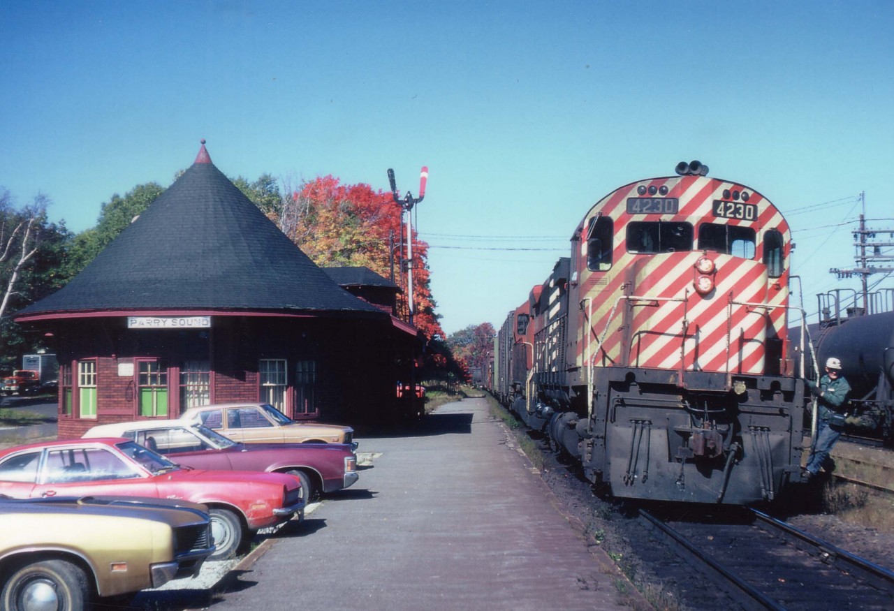 It was a glorious fall afternoon as southbound CP 4230 slows up to make a set off at the diminutive yard opposite the station at 1 Avenue Rd. in town.
