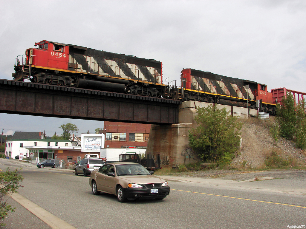 CN 598 - CN 9454 South (East) starting onto the big trestle crossing Beatty street in downtown Sudbury.