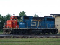 GTW 5819 must of had quite the run in with something, it was sent to LDS in Sarnia by CN for wreck repairs, LDS ussulay gets a hand full of wrecked CN units simmilar to this one every year for repair as they are known for their quality work. 