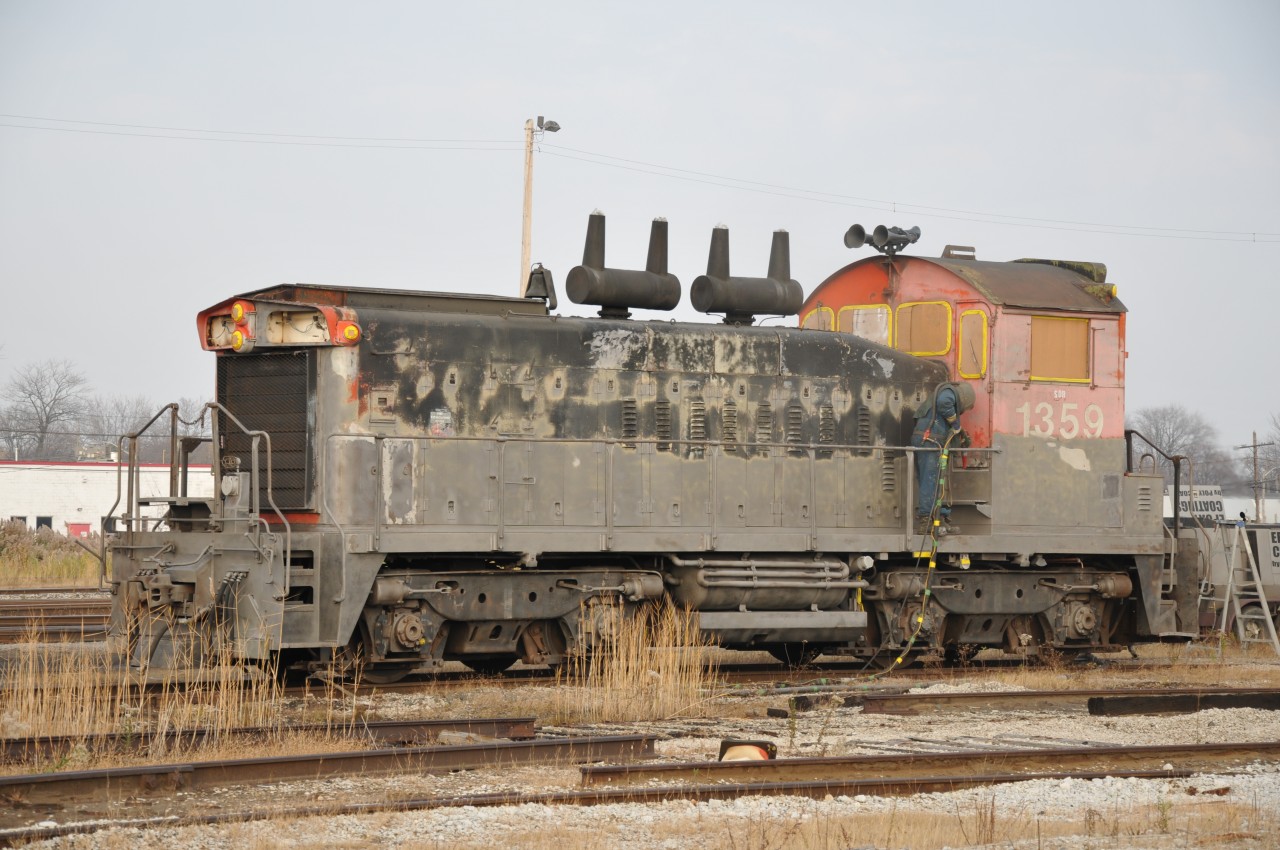 LDSX 1359 will no longer be seen in her stylsih retro CN orange again. Soon she will be stripped and redone in LDS black and white.