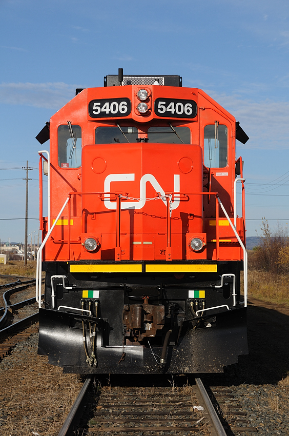 CN 5406 (and 5304) sit on the "Northern Wood Lead" at Thunder Bay North.
