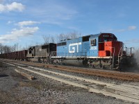 GTW 5936 + IC 1030 shove hard towards Belleville with an empty slag train, an ICG van is on the other end part of a rider car.