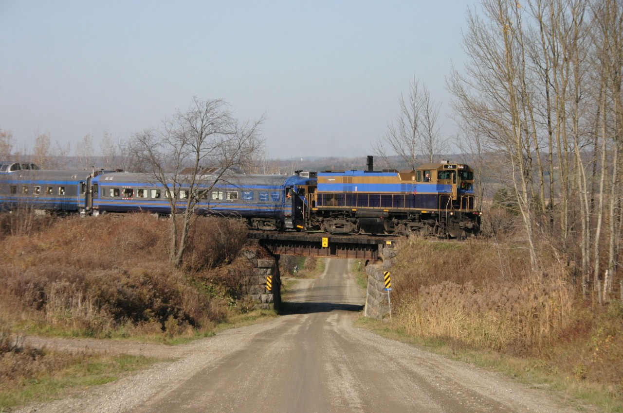 Passing a small countryside overpass in the Coaticook valley !