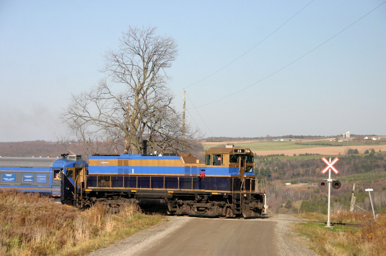 Passing a small countryside crossing in Coaticook !