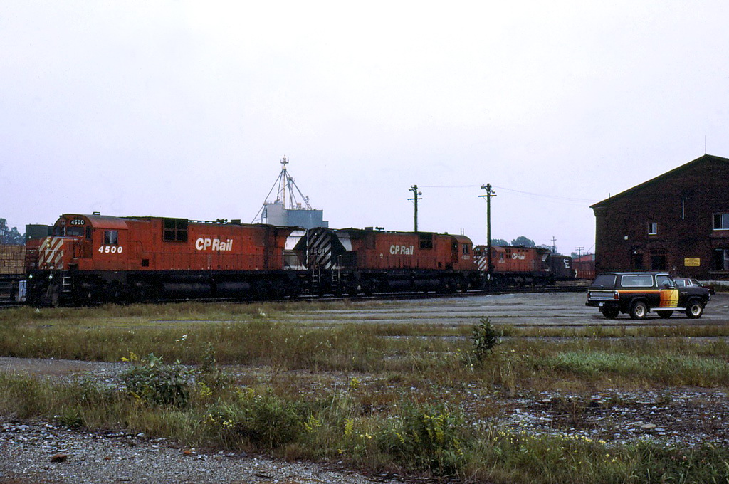 CP 4500 & 4501 are waiting for their next assigment.Now,all the building have been torn down and the yard belongs to the MM&A.