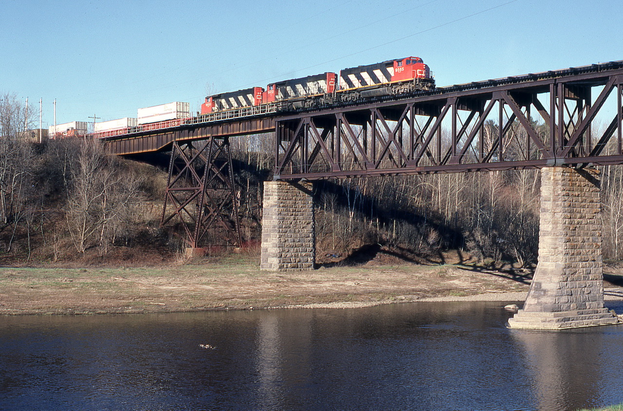CN 232 was the 1st intermodal of the day(light) passing here around 10AM everyday.