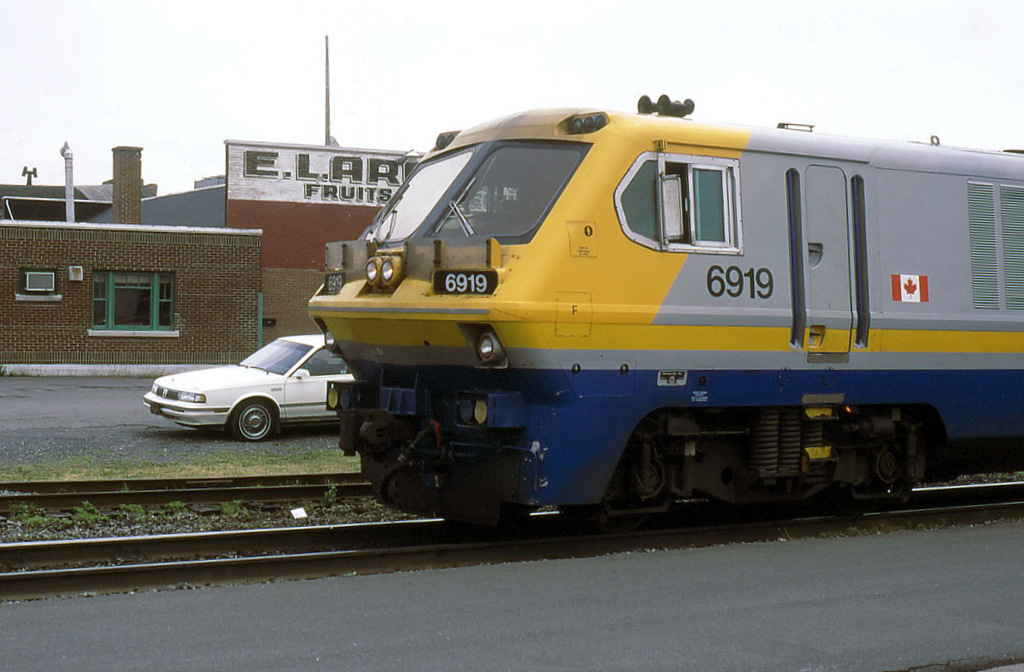 VIA 22 makes its stop here 1h6m after leaving Mtl.