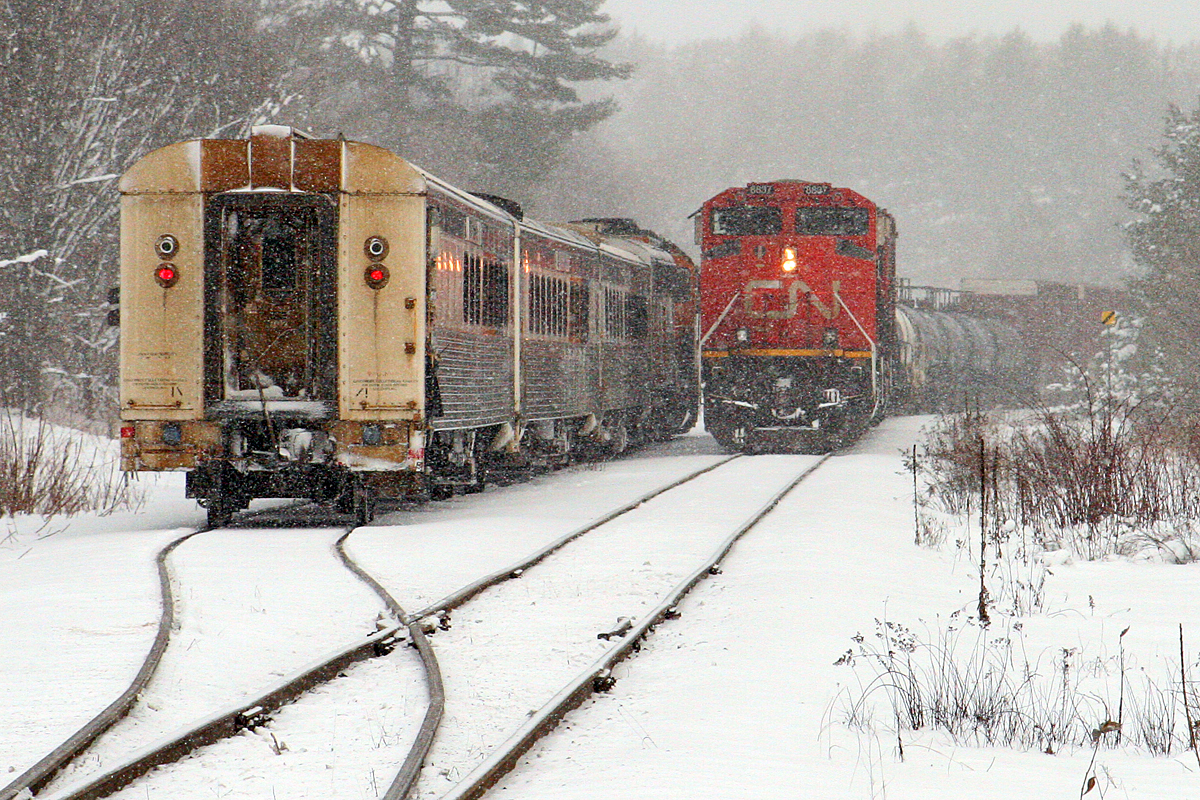 Cn 450 and ON 697 meet in a snowfall at Martins in December of 2010.