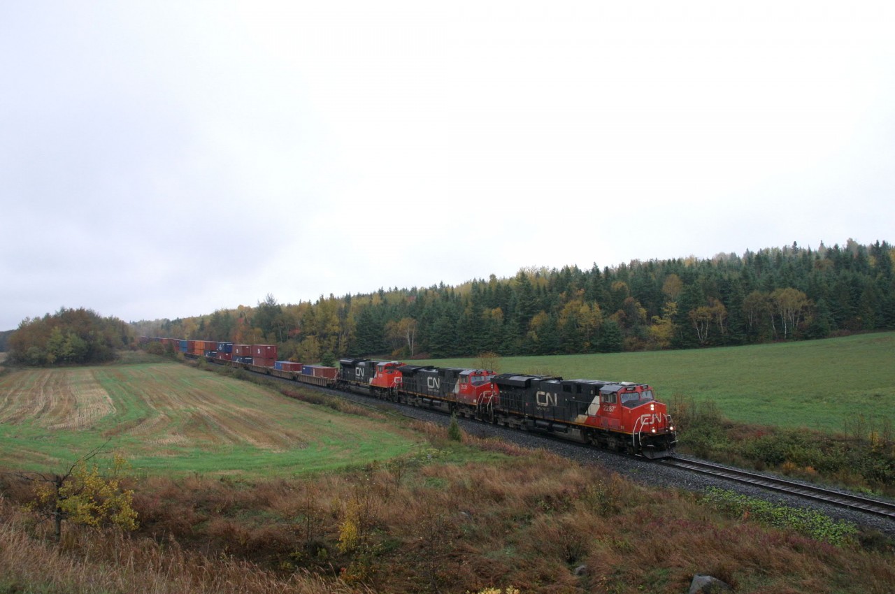 The 121 preparing to arrive at St-André Jct , after down the hill from Pelletier Jct !
