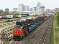 CN 5609 and 5714 pull down number 1 track with 5 dimensional  I-beam loads, that are longer then the car they're sitting on. They therefore require sqacers.