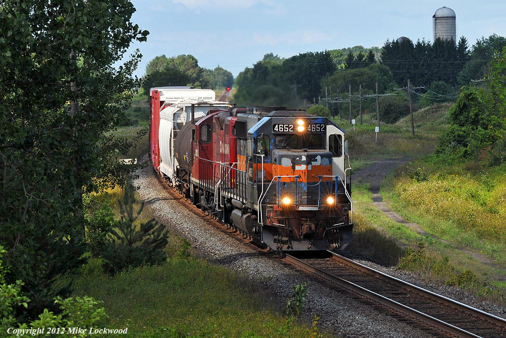 Ugly or not, it still looks better than a clean Dual Flags. The eastbound Turd with CP 4652 and 8201. 1108hrs.