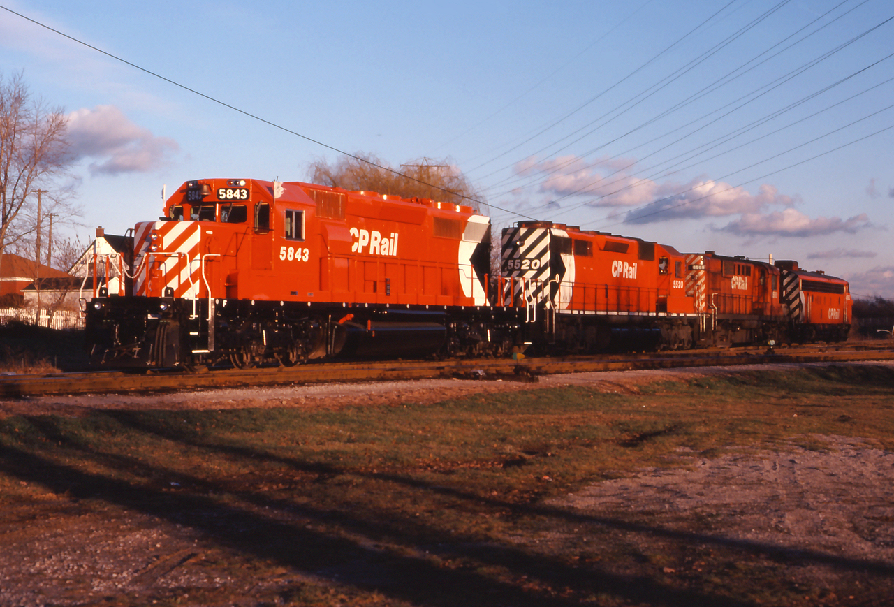 CP 5843, CP 5520, 8588 and an F7 has just arrived from Toronto with the Starlight around sunset.