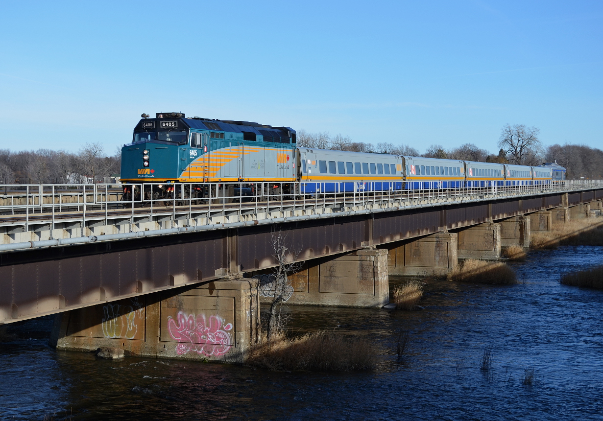 Railpictures.ca Martin Brodeur Photo VIA 6405 pulling a consist of