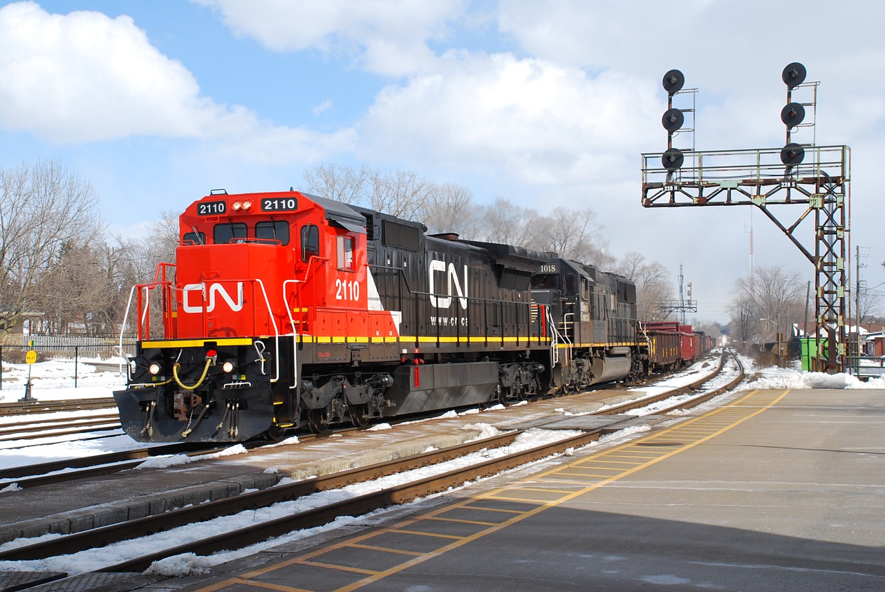 Thanks to a heads up this late running 331 was well lit when I captured it on one of many well timed field work outings.
