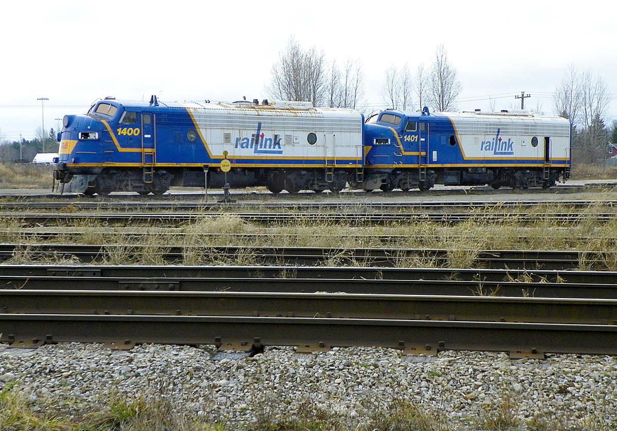 GEXR - RLK (FP9Au)1400,1401 spotted during transfer from Goderich ON, both units sold to the Ontario Southland Railway.  Photo recorded GEXR Yard, wye track, Stratford ON 9am Sunday December 9th 2012 - bdouglas.