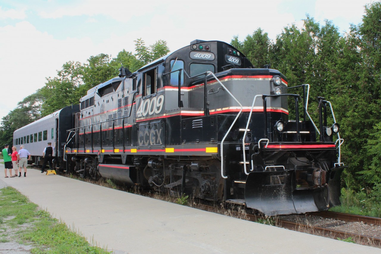 The Credit Valley Explorer makes its scheduled stop at Inglewood, Ont. on a beautiful August Day.