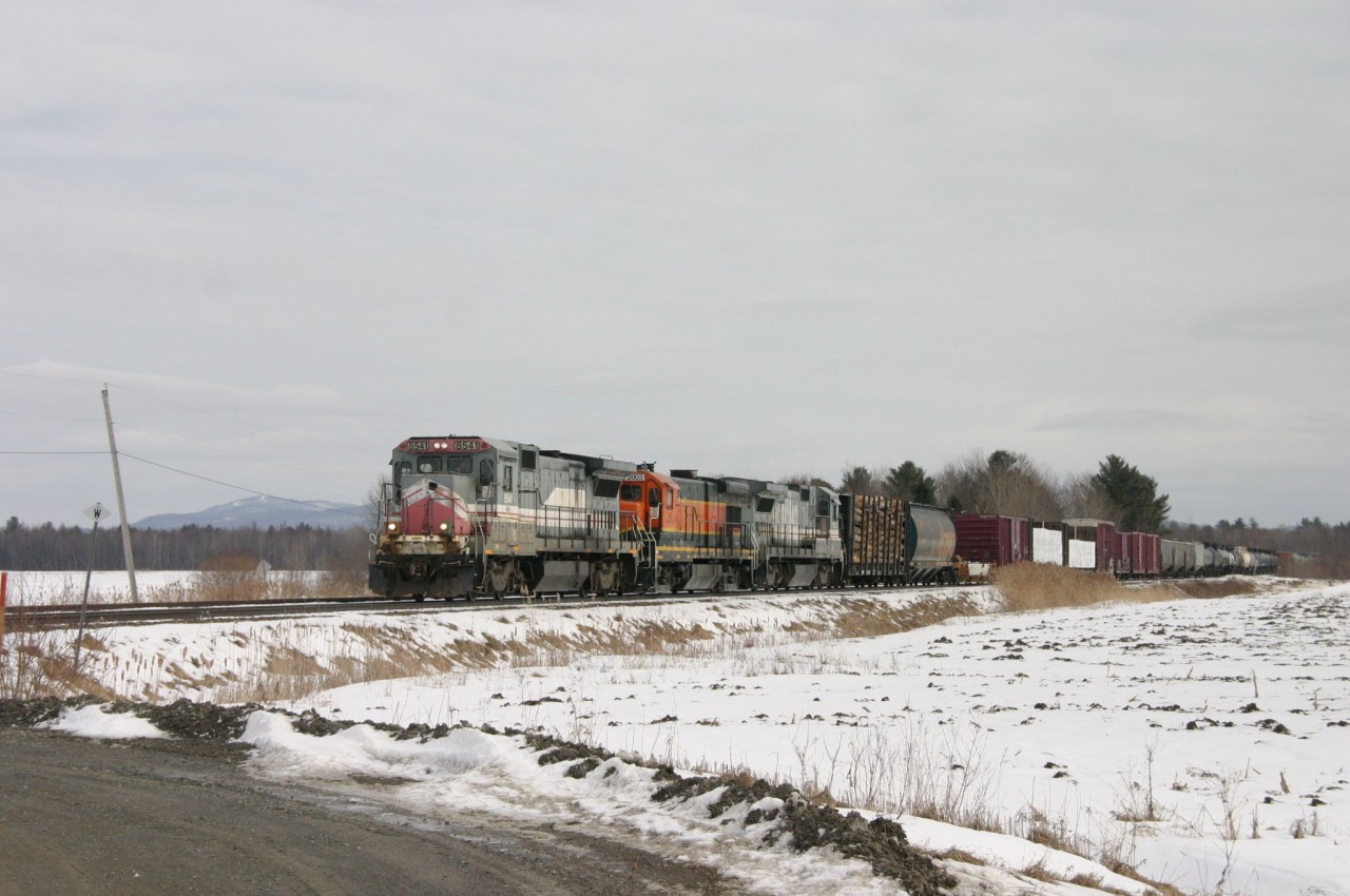 The extra #1 on way to Montréal after switched his train at Brookport Jct !