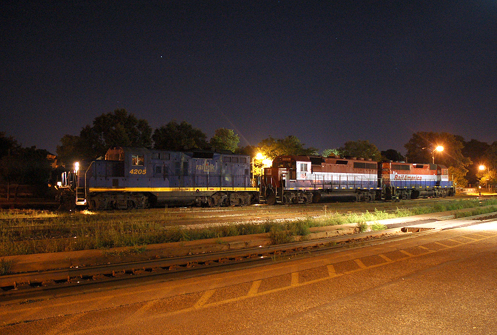 Having just lead 597 from Garnet we see RLK 4205 - RLK 4057 - RLK 4095 waiting to start building it's Eastbound train. RLK 4205 was later scrapped in October of 2008