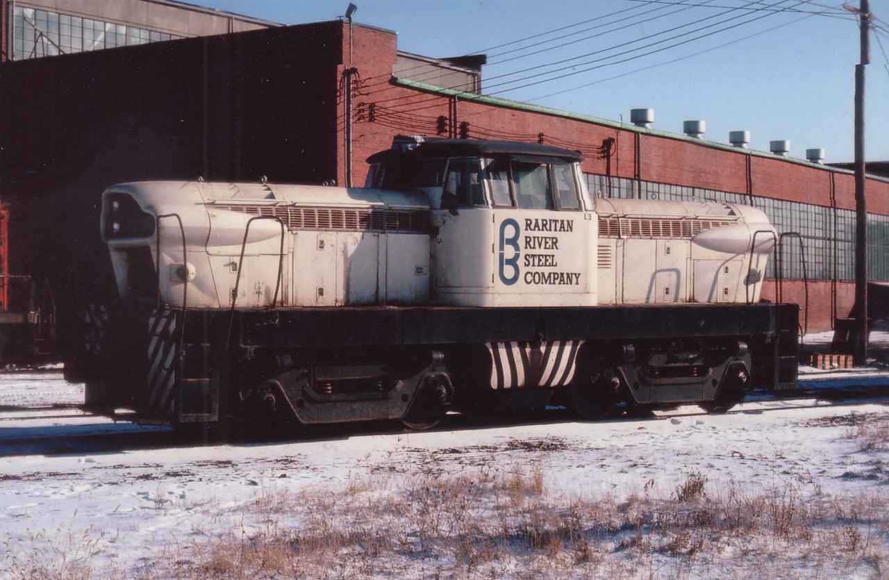 I was always a joy to snoop out Niagara Falls, and particularly Fort Erie in search of the foreign visitors and the odd locomotives passing thru.
This one was a real surprise. It is a GMDH-1, according to the Spotters' Guide one of only 4 built, between Dec 55 and Oct 1959.
It laying over on its way from South Amboy NJ to Hudson Bay Oil & Gas, about 125 miles NW of Edmonton, Alberta.
Despite this transfer happening 32 years ago this month, I understand the unit is not only still operational, it is still there.