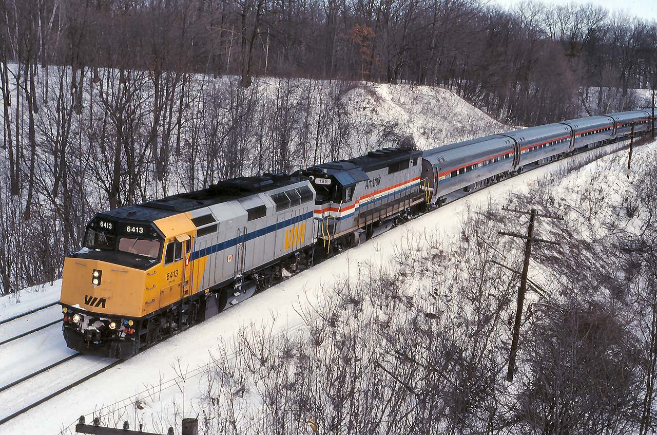 VIA 6413 and Amtrak 198 lead VIA 97, the Maple Leaf through Bayview