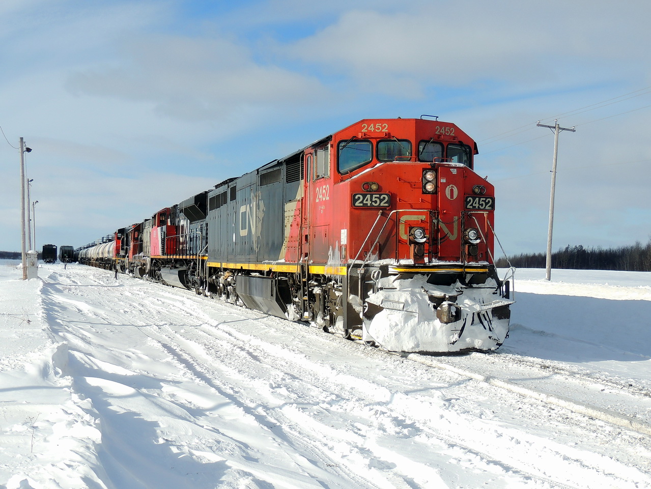 CN 513 just arrived from Bécancour.