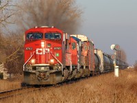 An empty CP 609 rolls through Ringold with a decent lash-up in some very strong afternoon lighting. 