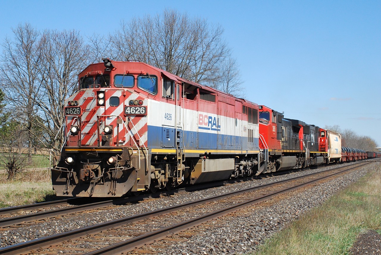 Today's (2013-01-21) 331 with BCOL 4616 reminded me of another 331 I chased to Paris West with a BCOL leading. Here we see 331 departing Paris West with a good cut of cars from US Steel on the head end. I guess the crew didn't know their lift very well and kept a buffer for Esso tank cars that usually dominate 331's lift at Paris.